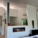 ヴィラ In With Sea Views
