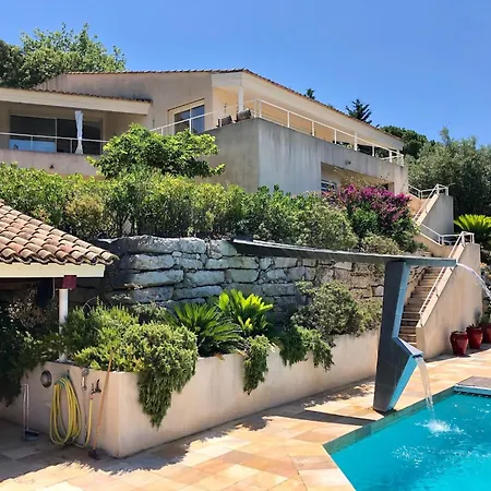 In With Sea Views Willa