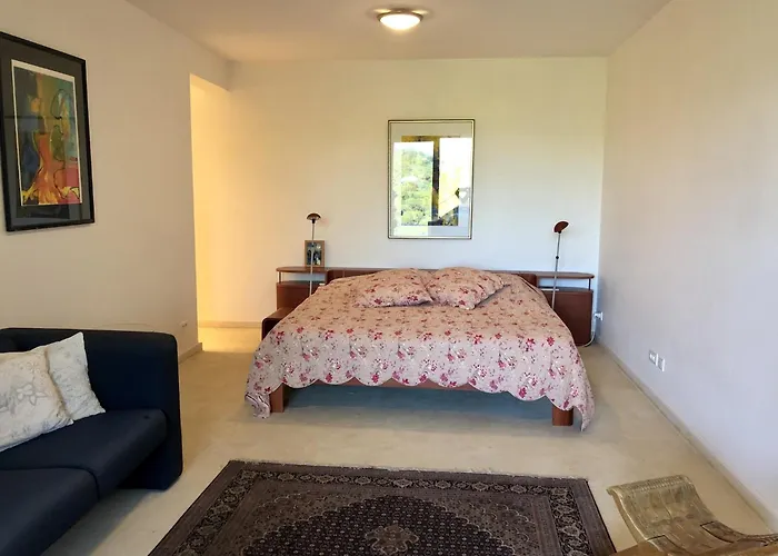 In With Sea Views Willa